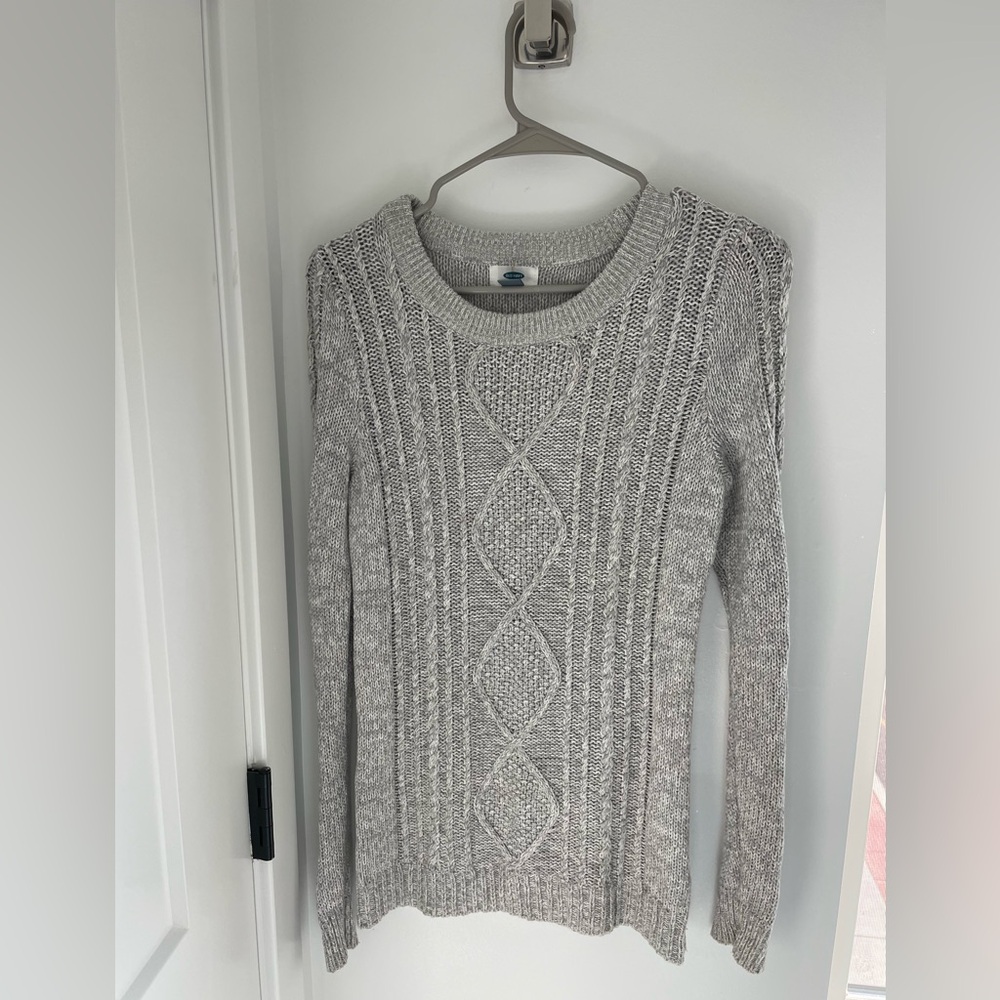 Old navy cable knit sweater